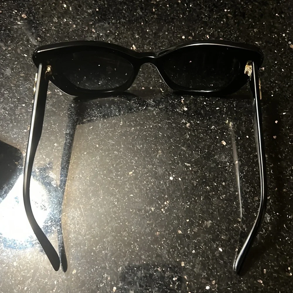 Dolce & Gabbana sunglasses - Picture 9 of 17